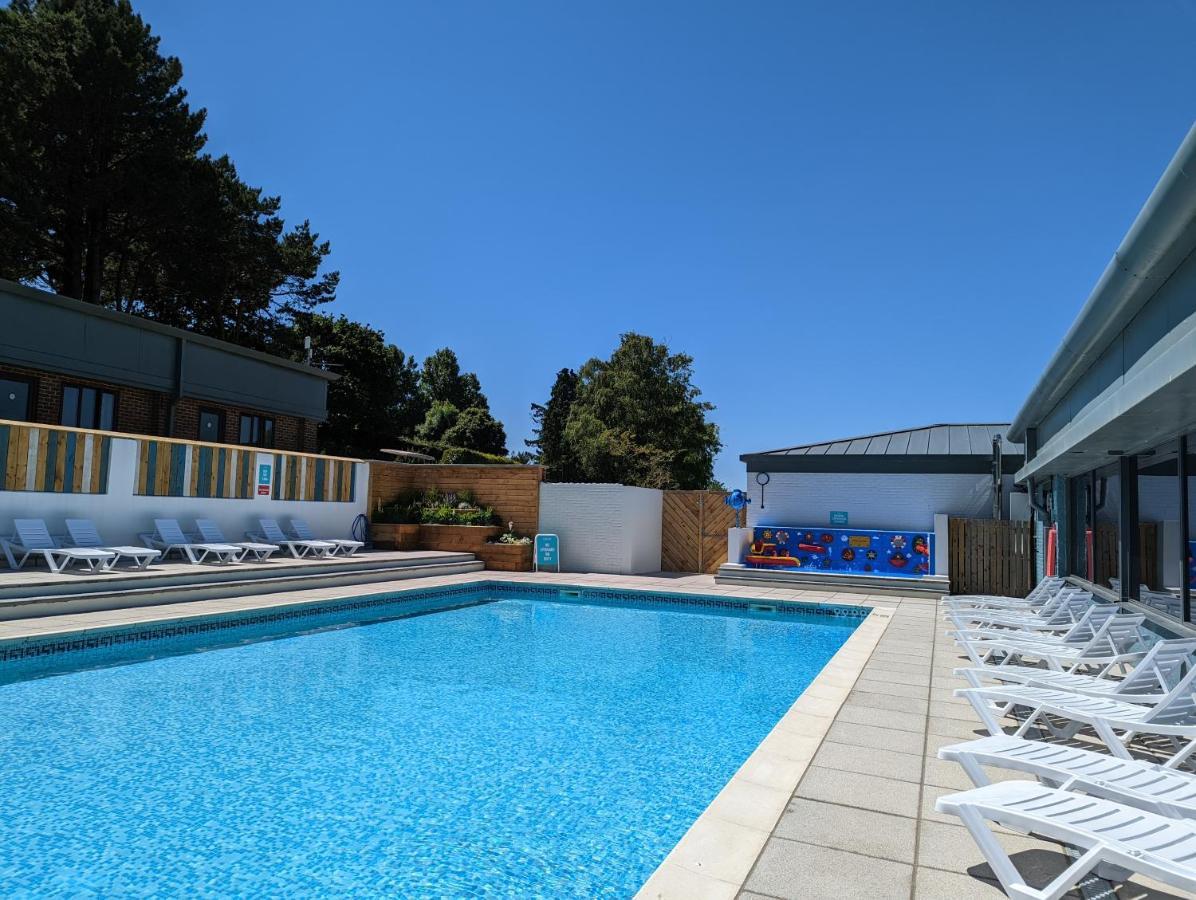 Newlands Holidays Bridport Exterior foto