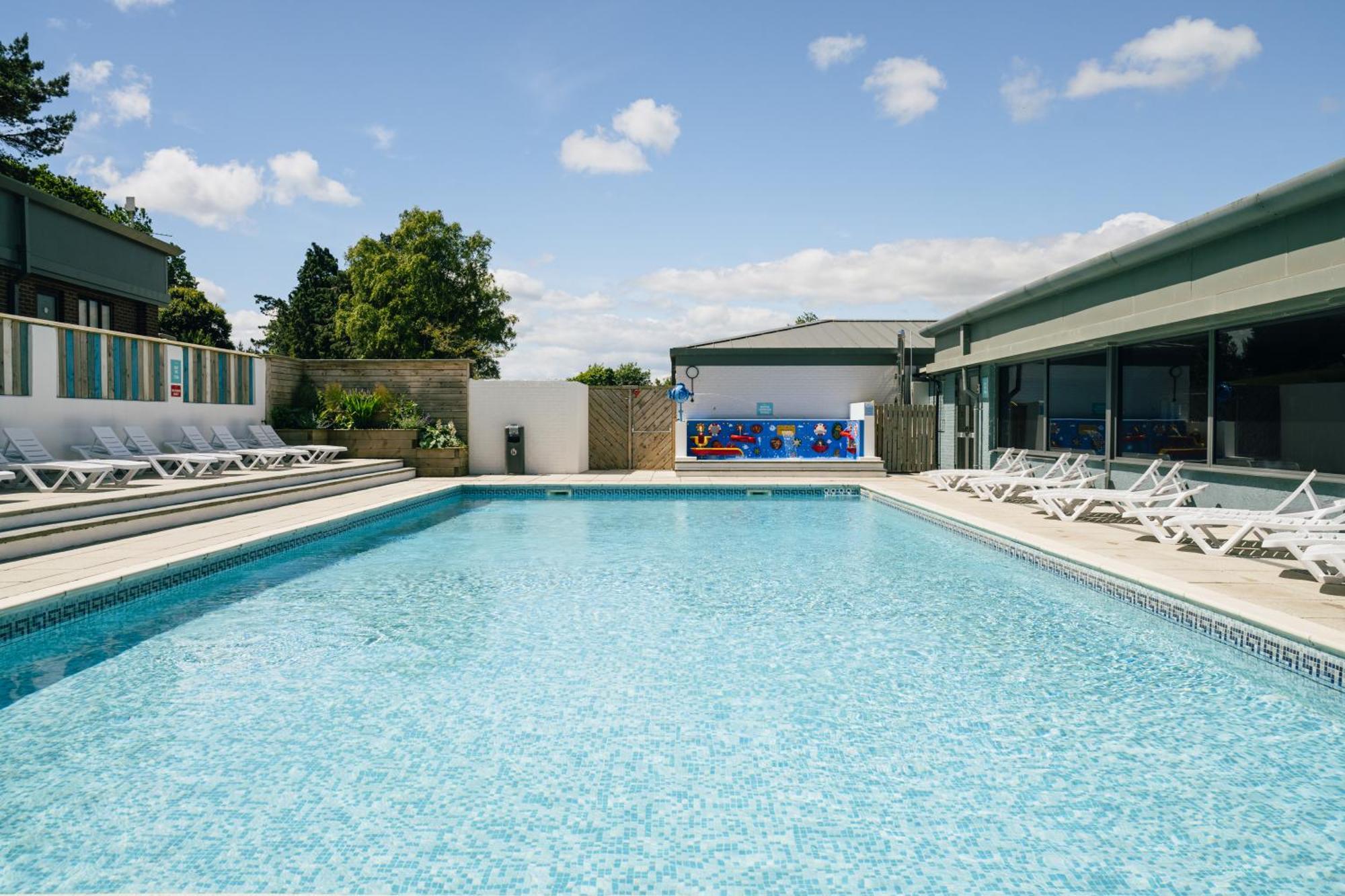 Newlands Holidays Bridport Exterior foto